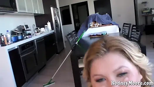 Hot Plumper with Huge Tits Messy BJ Facial