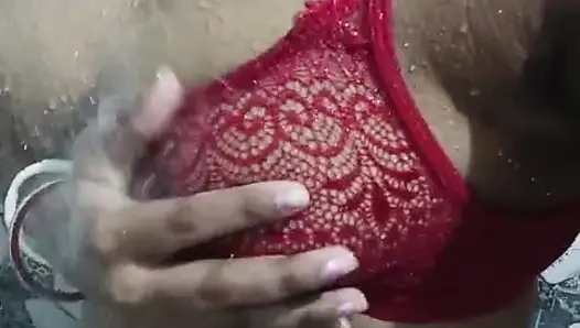 Banheiro mijando e nudu banho anc chupando xoxota
