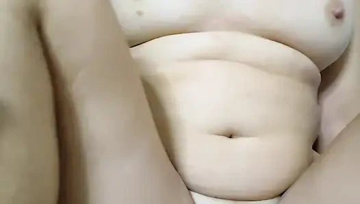 Meine Schwägerin kommt in mein Schlafzimmer und ich bin voller Orgasmen