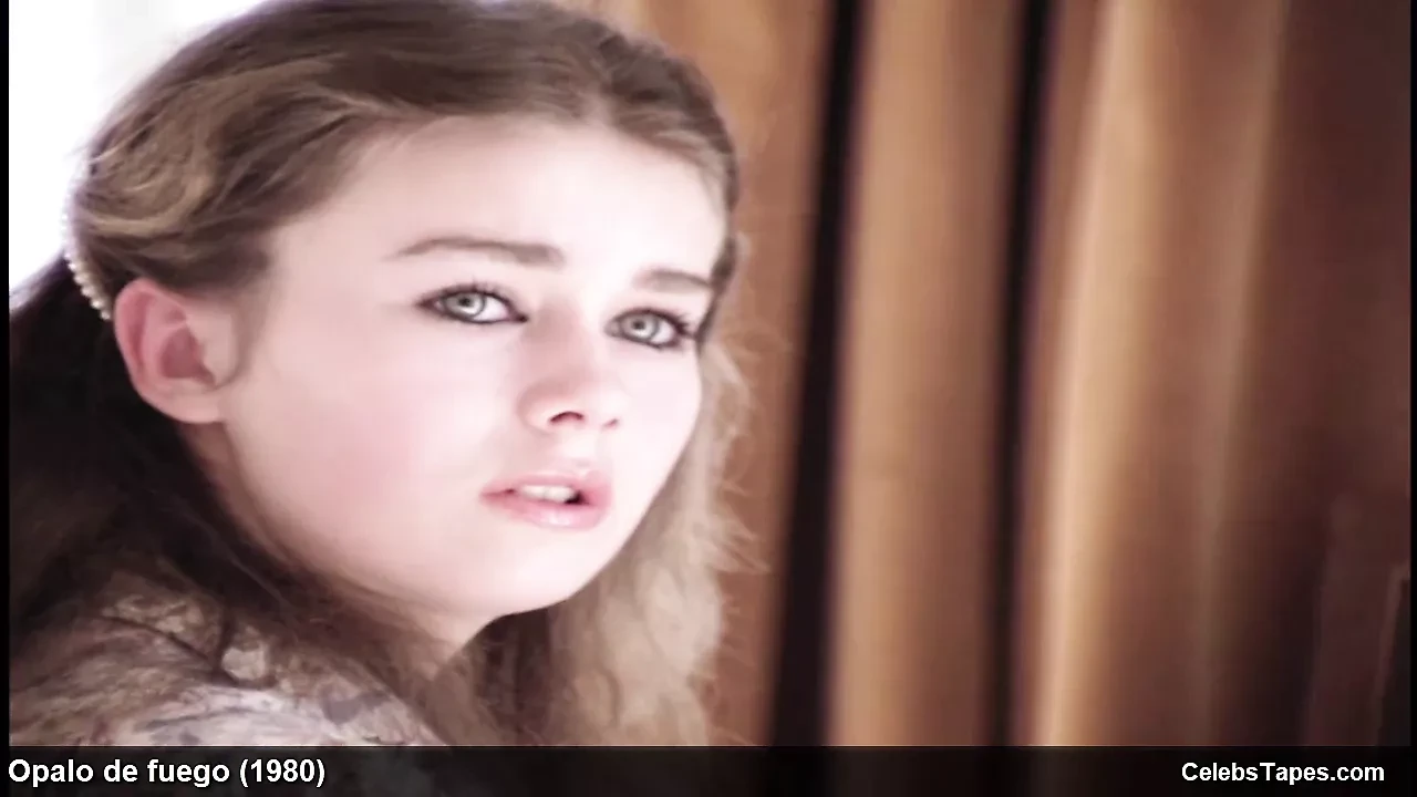 复古名人女演员裸体和狂野的性行为