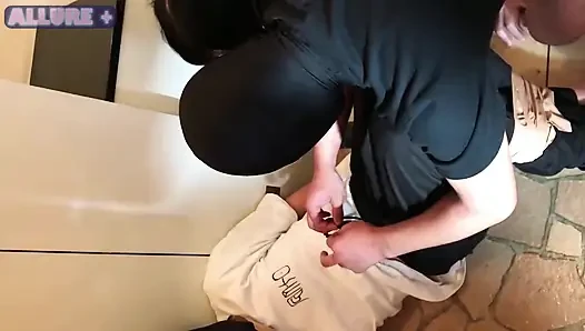 Rekaman seks inti cewek amatir lagi selidiki di ruangan gelap sama selebriti terungkap