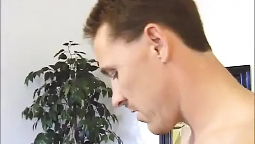 Giant body MILF in action