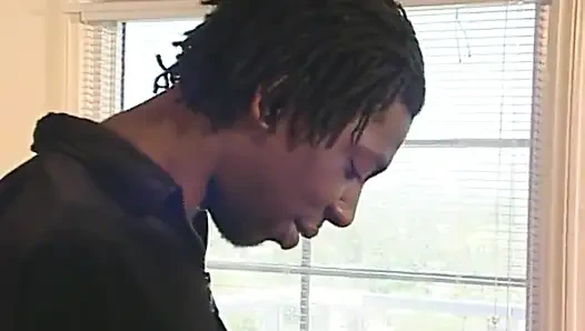 Грязная глубокая глотка большого черного члена и долбежка киски