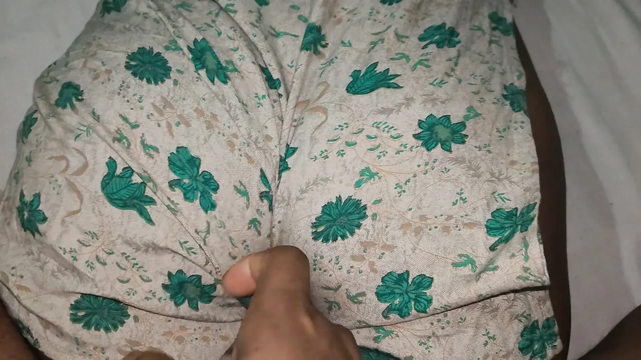 第一次肛交操紧大屁股失败了，非常痛苦（印地语音频）