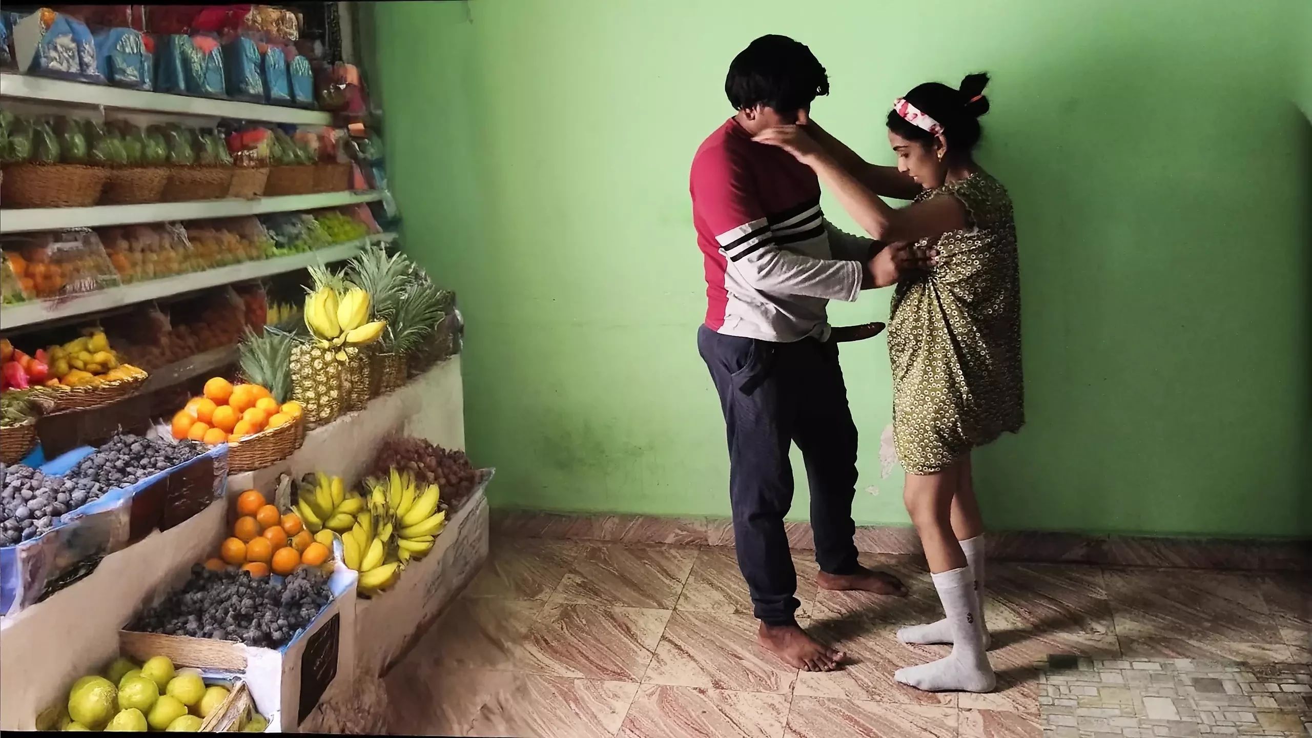 Bhaiya Yang Menjual Buah-buahan Mengongkek Saya