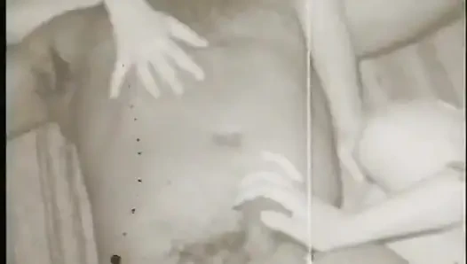 Dreier-blowjob-session für schwarzen typen