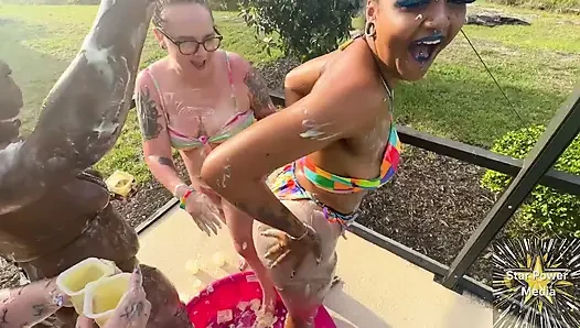 Creamy Custard Playtime: Savanna, Giana, Bleu & Livie Get Messy