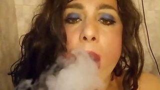 Сисси принцесса Elle Candy курит губы