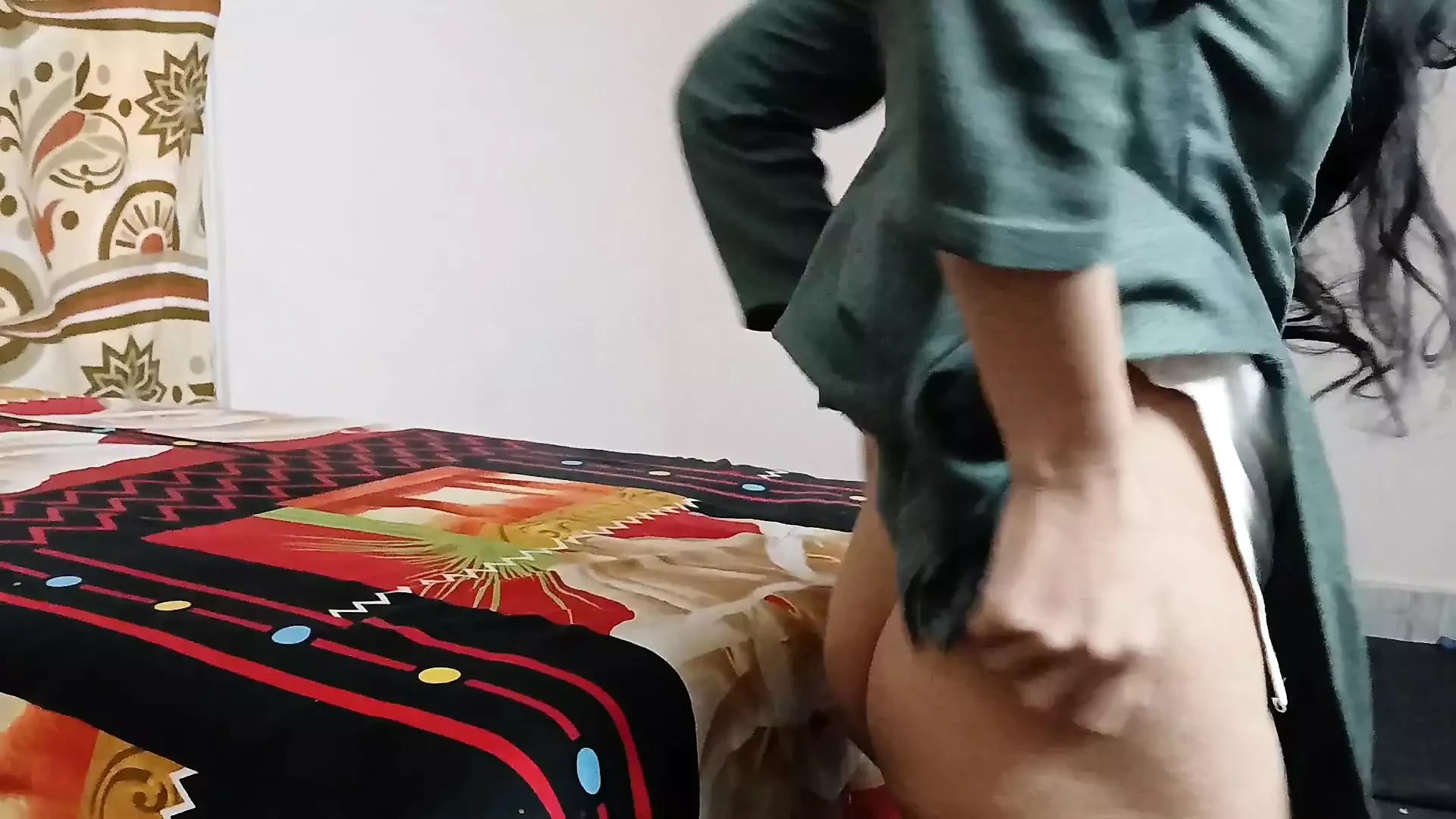 Chachi ko taange utha kr choda 与清晰的印地语音频全高清新色情
