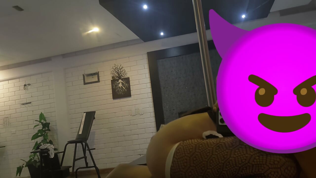 제 친구는 언제나 저를 집에 초대해요