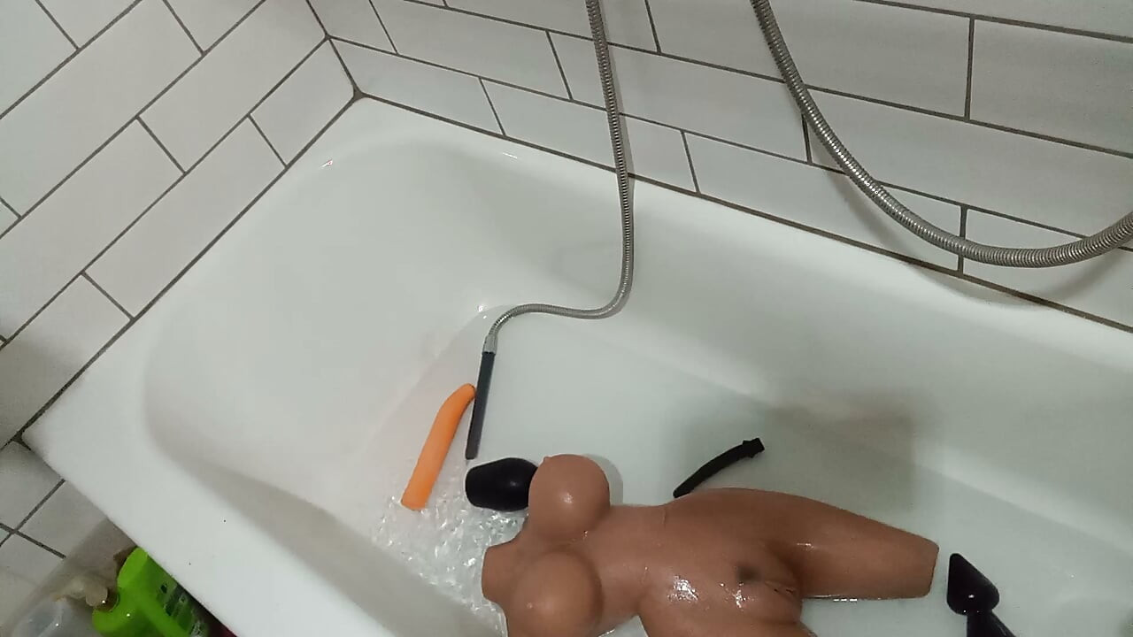 Lizzy Yum SD October 2026 Bathing Masturbation Dilating