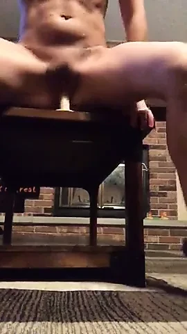 L Bouncing On The Table