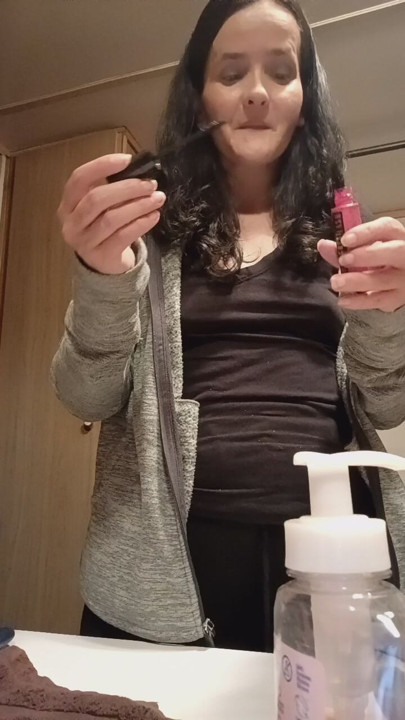 עוד איפור עם אמא, מצחיק