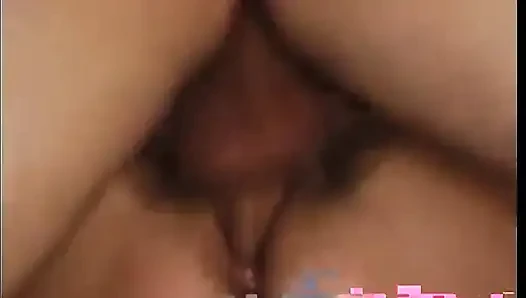 Brunette dewasa semok membuktikan bahwa wanita empat puluh lima lalu memulainya lagi