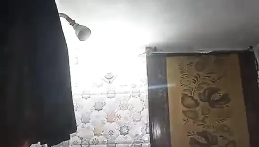 Mandi sambil bugil di rumah