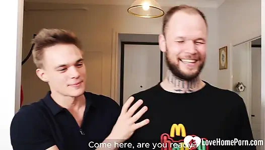 Sahabat ngasih aku kejutan sama cewek nakal