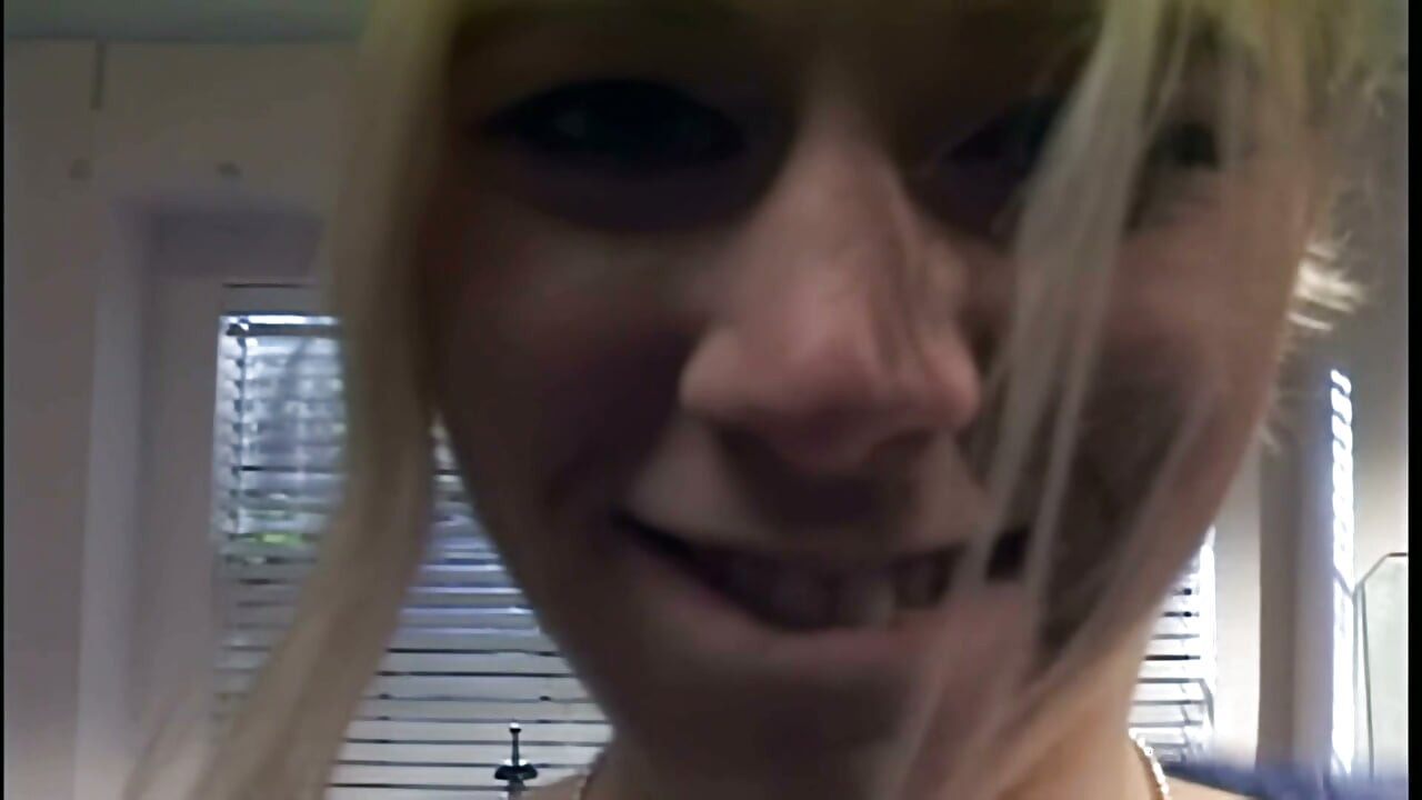 Busty Blonde Dihentak Kuat Dalam Kolam Lepas Tu Doggy