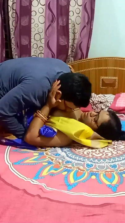 Mąż jebanie dziewica indyjski Desi Bhabhi całkowicie nagi - gorący seks | Klip 1