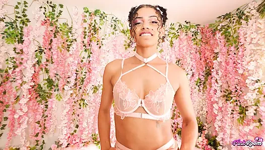 Розовая комната, эпизод 31: высокая, сексуальная шлюшка Наташа Картер делает все это