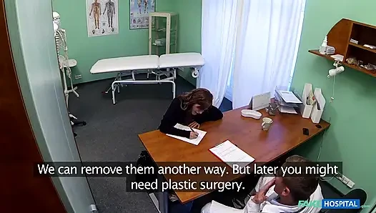 Fake Hospital - adegan mesum model muda bertato berakhir dengan kontol besar