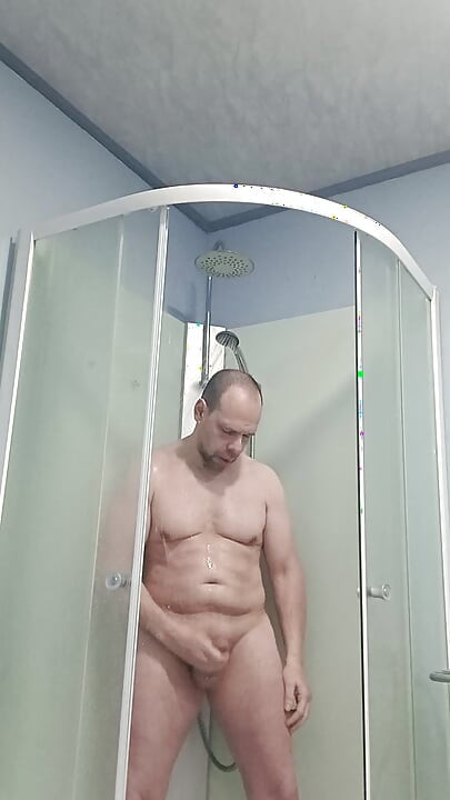 Jeg bruker testiklene mine så mye som mulig i dusjen