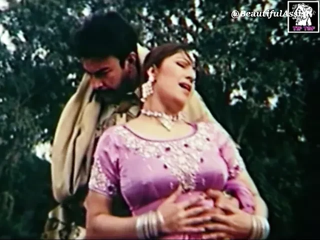 Paki film - saima khan het mujra