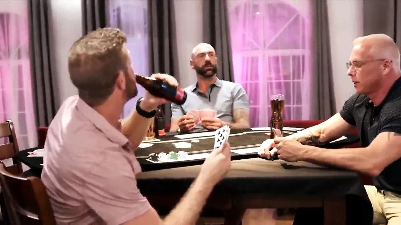 Noapte de poker cu Casey