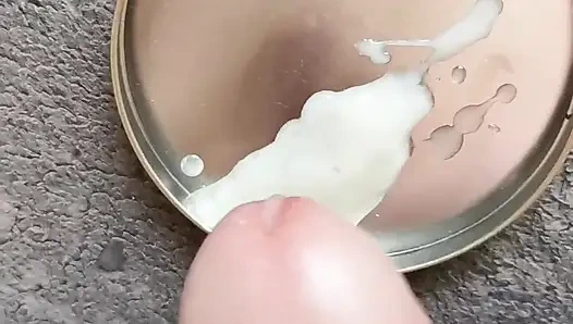 Crot pelan, sperma tebal menetes 01