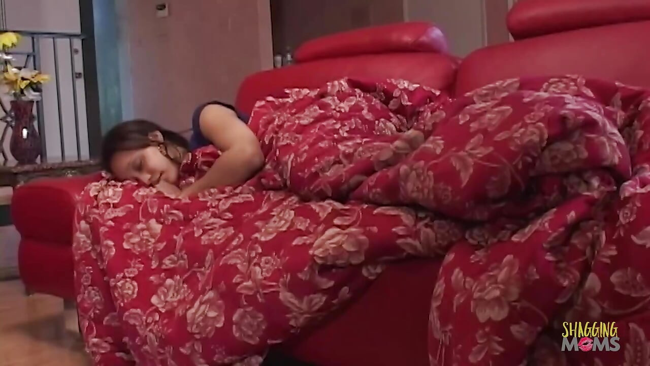 She snuck through to have lesbian sex with her best milf friend