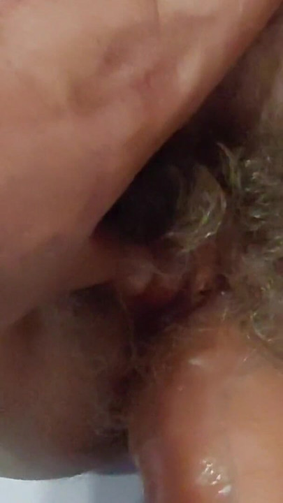 Amateur milf has an orgasm with a stranger. | Clip 1