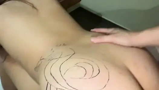 Threesome buatan rumah dengan sahabat pacarku