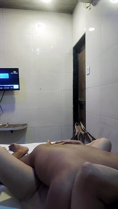 내 여친의 엉덩이를 먹어