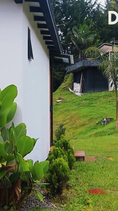 Aku ngentot pantat pacarku di luar ruangan sampai aku crot di wajahnya. | Klip 1
