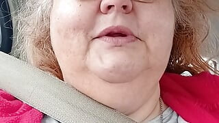 Μιλώντας και απολαμβάνοντας τη λιχουδιά μου από τη δωροκάρτα starbucks που μου δόθηκε