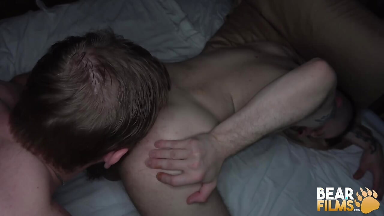 BEARFILMS - Donathan Dramis leva machado martelo pau selvagem