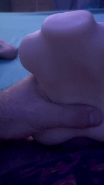 Donner une bite à une poupée