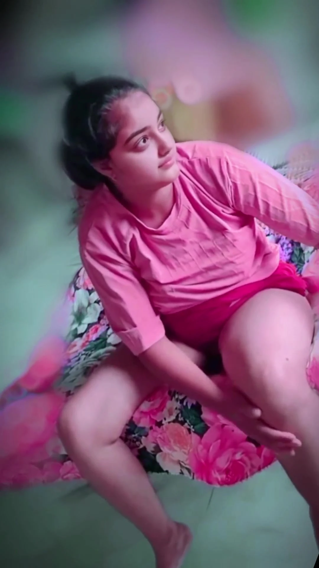 Hintli köylü kız sıkı amcığını sikiyor, ilk kez ev yapımı xxx video