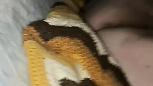 Boşalana kadar göt deliğimi parmakla