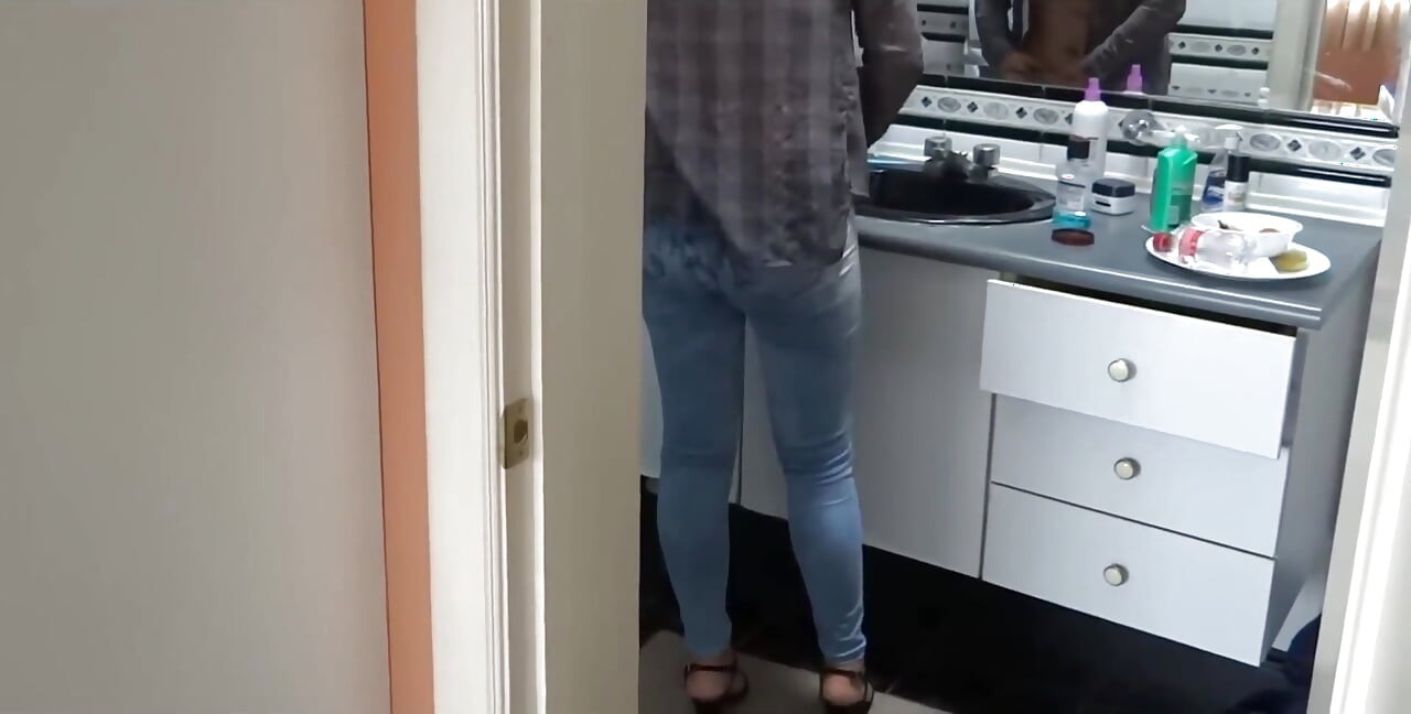 I Receive Big Cumshots in My Hairy Pussy and in My Ass with My Jeans on