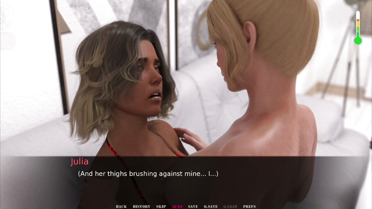 Casteen - Julia Helps Linda in Her Photoshoot
