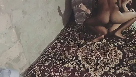 Ateşli Hintli desi üvey üvey erkek kardeş ve kayınbiraderi ateşli seks