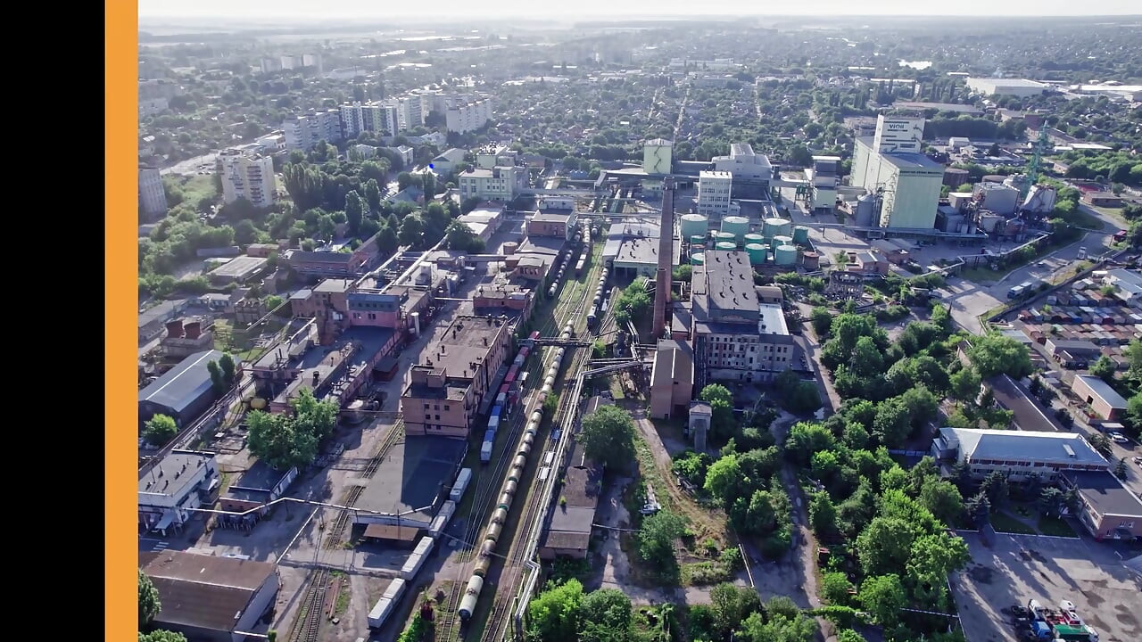 Жадную до спермы крошку Сашу Роуз трахнули в тройничке - itsPOV