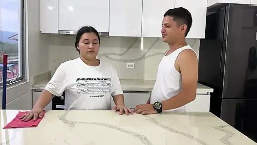 Büyük götlü latin iri güzel kadın ona bakımda yardım etmedikten sonra sikilen bir güçle öfkesini çıkarıyorum. Duo ile ev yapımı seks