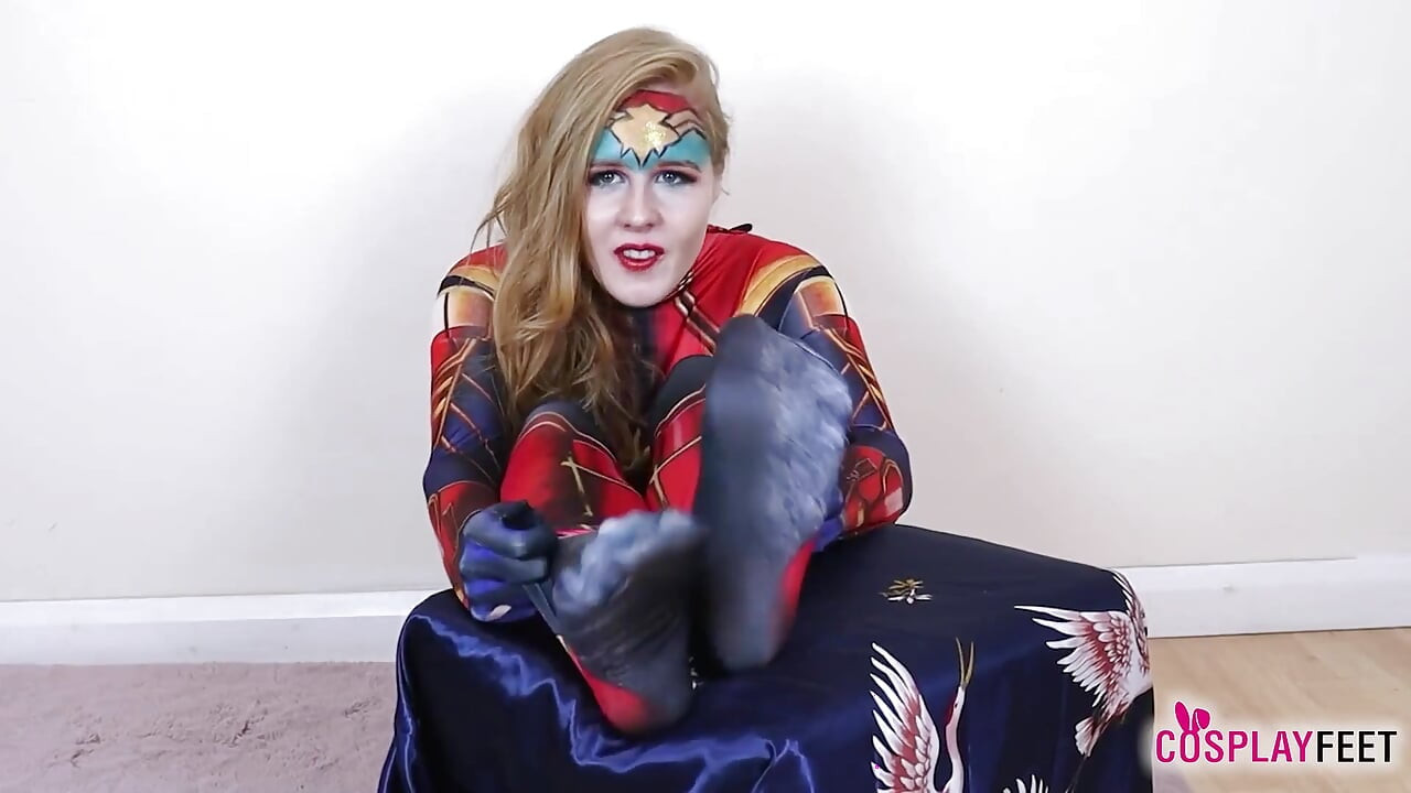 Gorgeous Aurora Phoenix Stuns in a Sexy Captain Marvel Costume