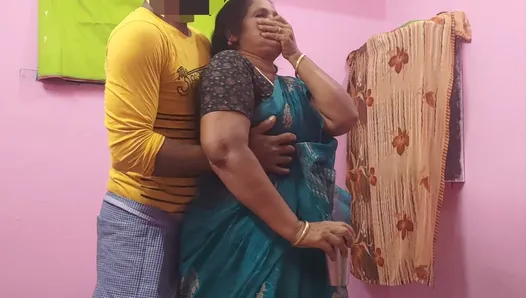 Настоящий секс индийской мачехи с пасыком в домашнем видео