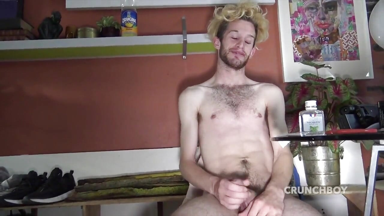 Gay from Paris is fucked raw by the straight Vlad Castle