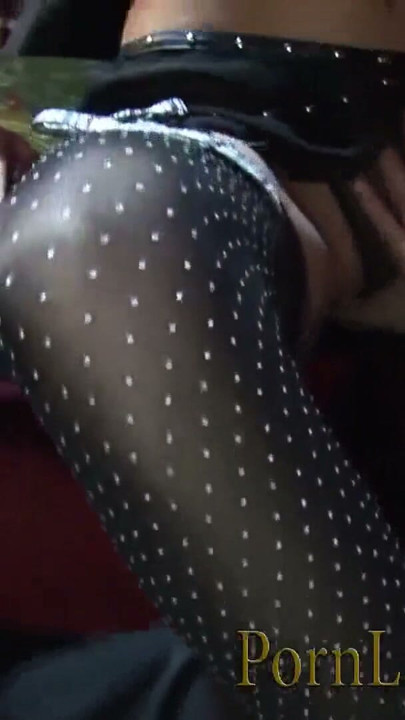Gothic brunette with an unexpected double penetration | Clip 2