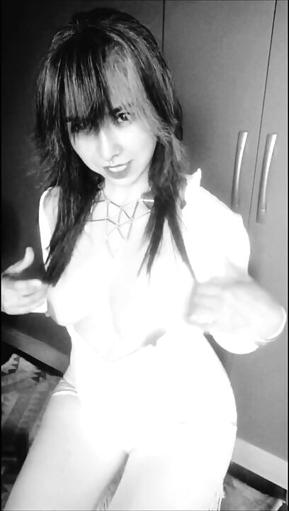 Rica Seducción En Blanco Y Negro