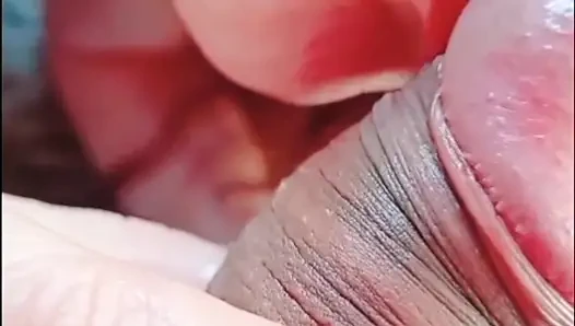 Sabrinahole nimmt in den mund und schluckt alles sperma