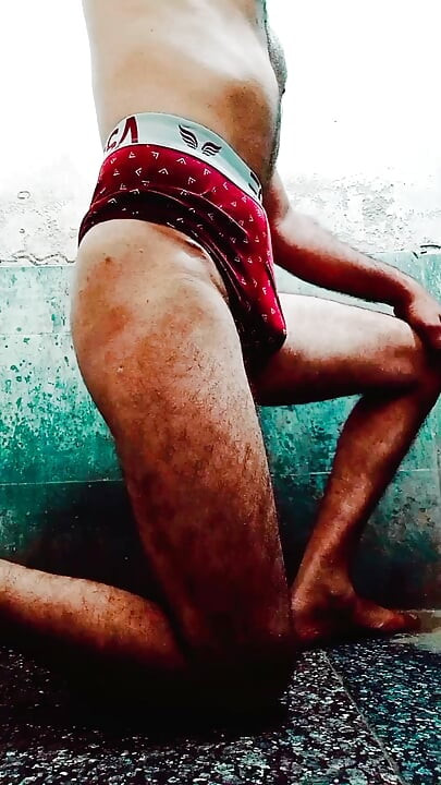 No girl wanted to him, so he shook it with his hands and removed the water